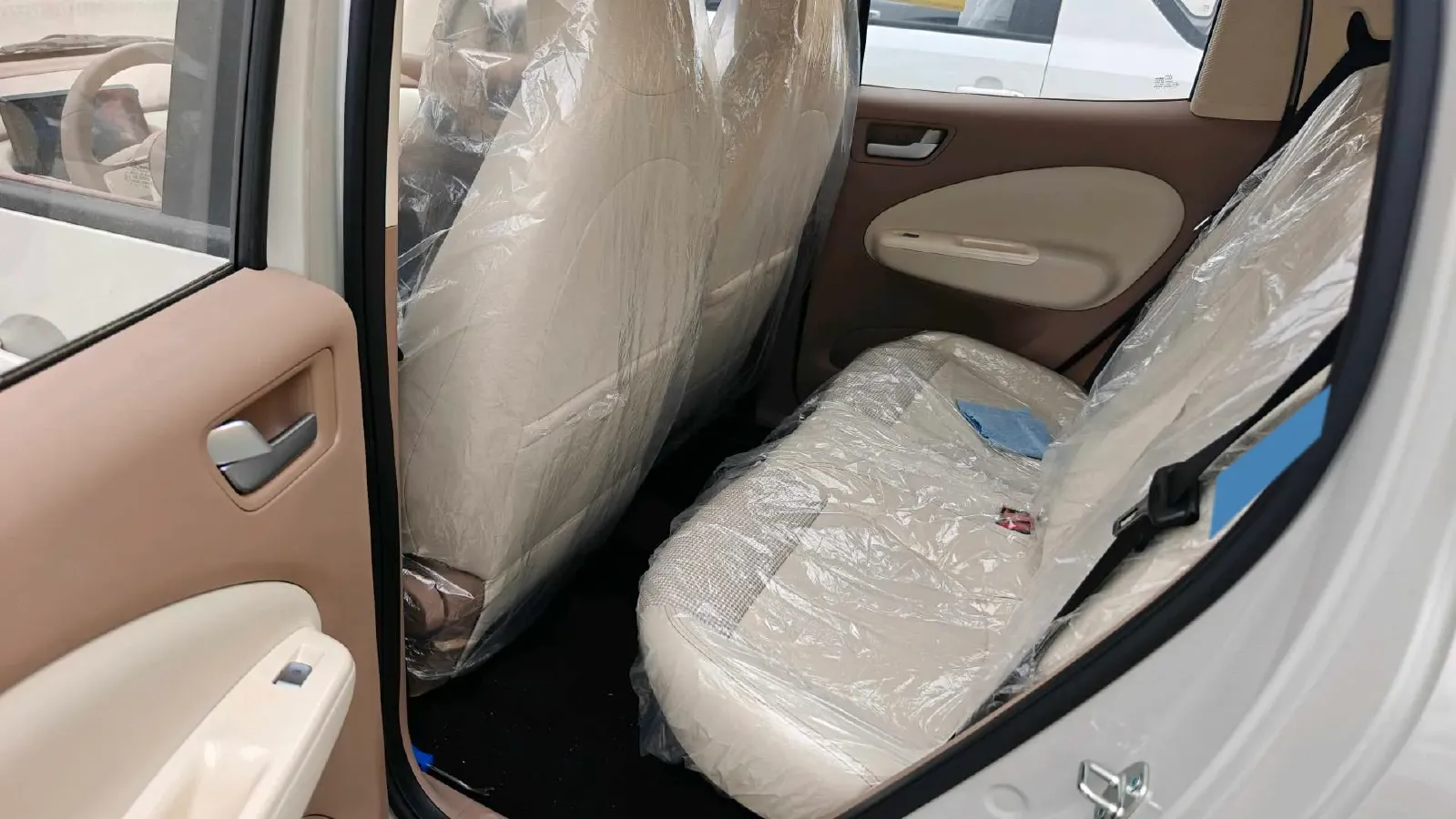 2025 WuLing HongGuang MINI EV BEV 16.2KWH,autocango,china used car exporter,china ev exporter,chinese used car exporter,chinese used ev exporter