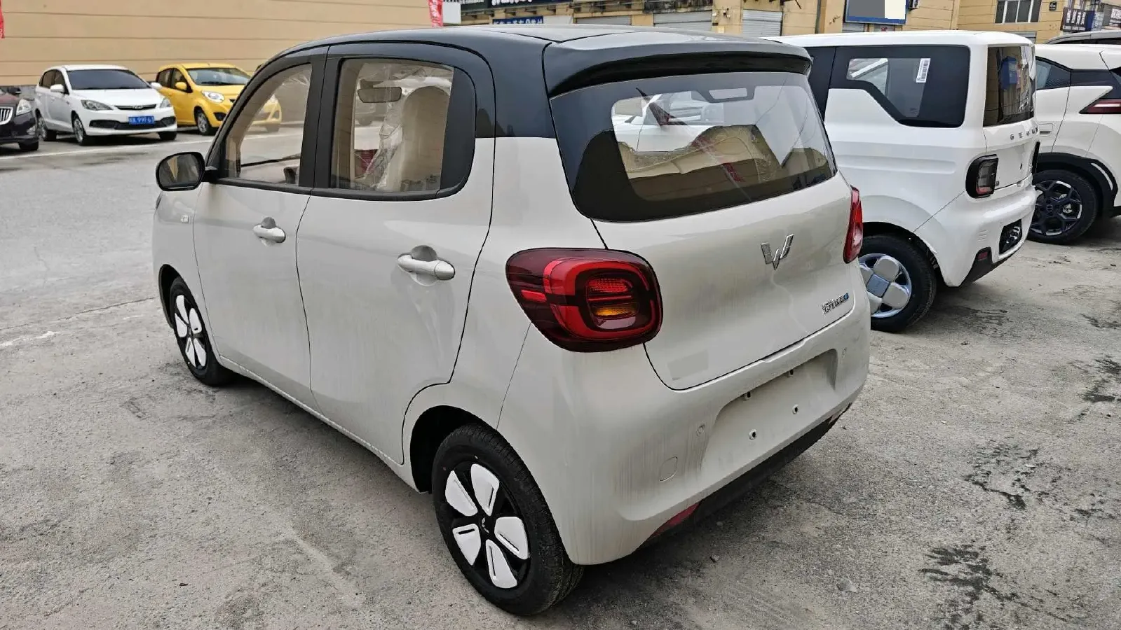 2025 WuLing HongGuang MINI EV BEV 16.2KWH,autocango,china used car exporter,china ev exporter,chinese used car exporter,chinese used ev exporter