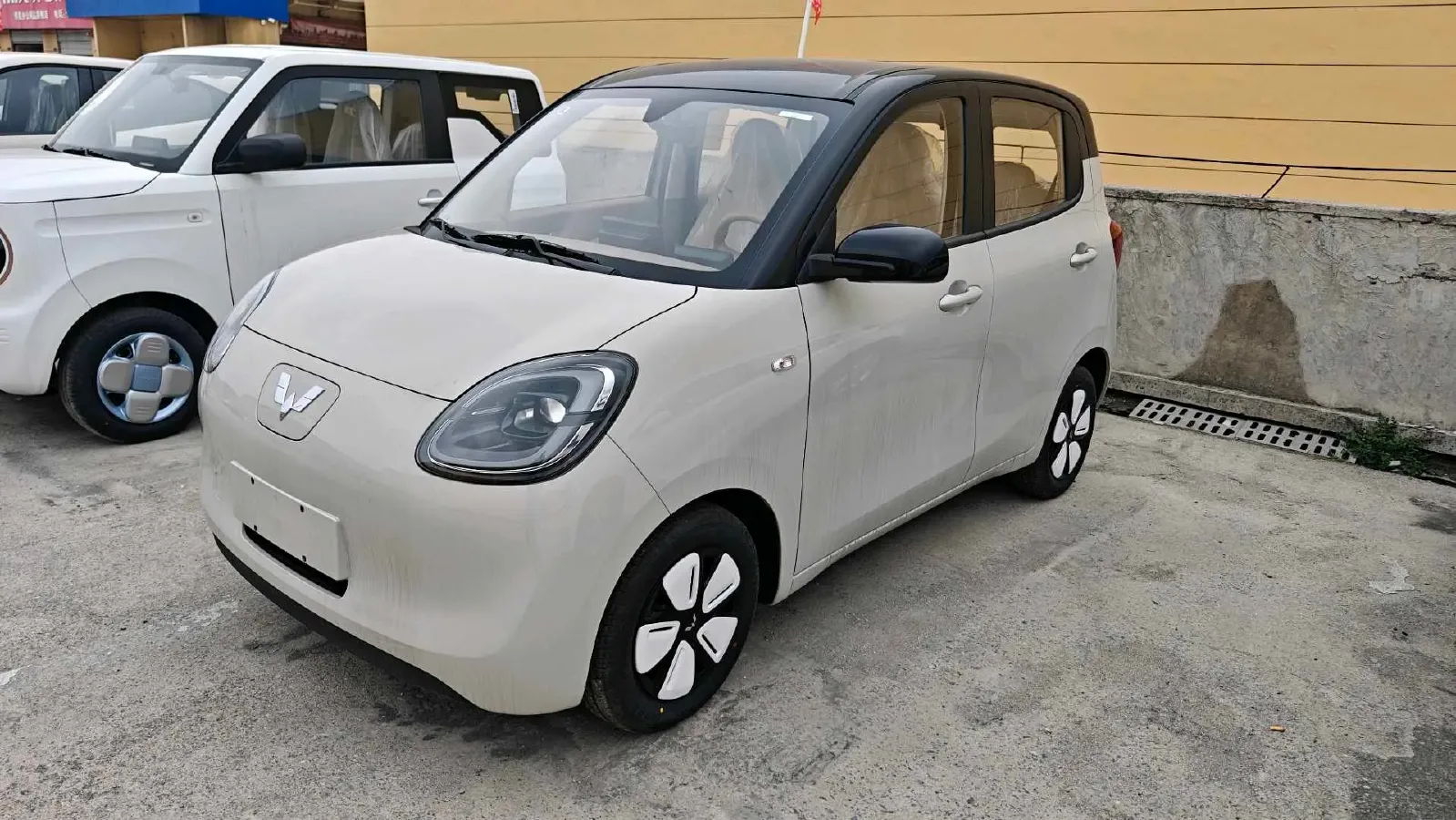 2025 WuLing HongGuang MINI EV BEV 16.2KWH,autocango,china used car exporter,china ev exporter,chinese used car exporter,chinese used ev exporter
