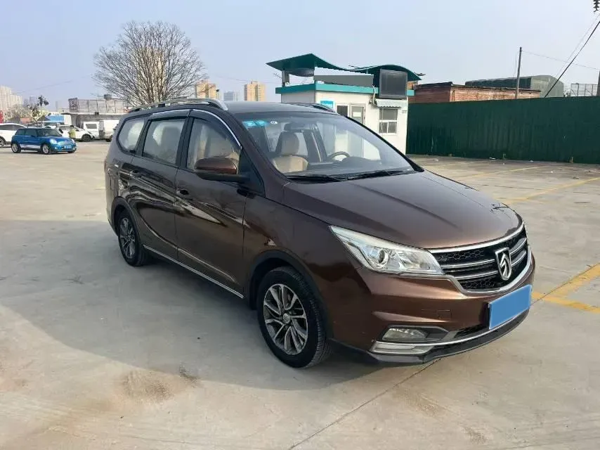 2017 BaoJun 730 1.5T 150HP L4 6MT,autocango,china used car exporter,china ev exporter,chinese used car exporter,chinese used ev exporter