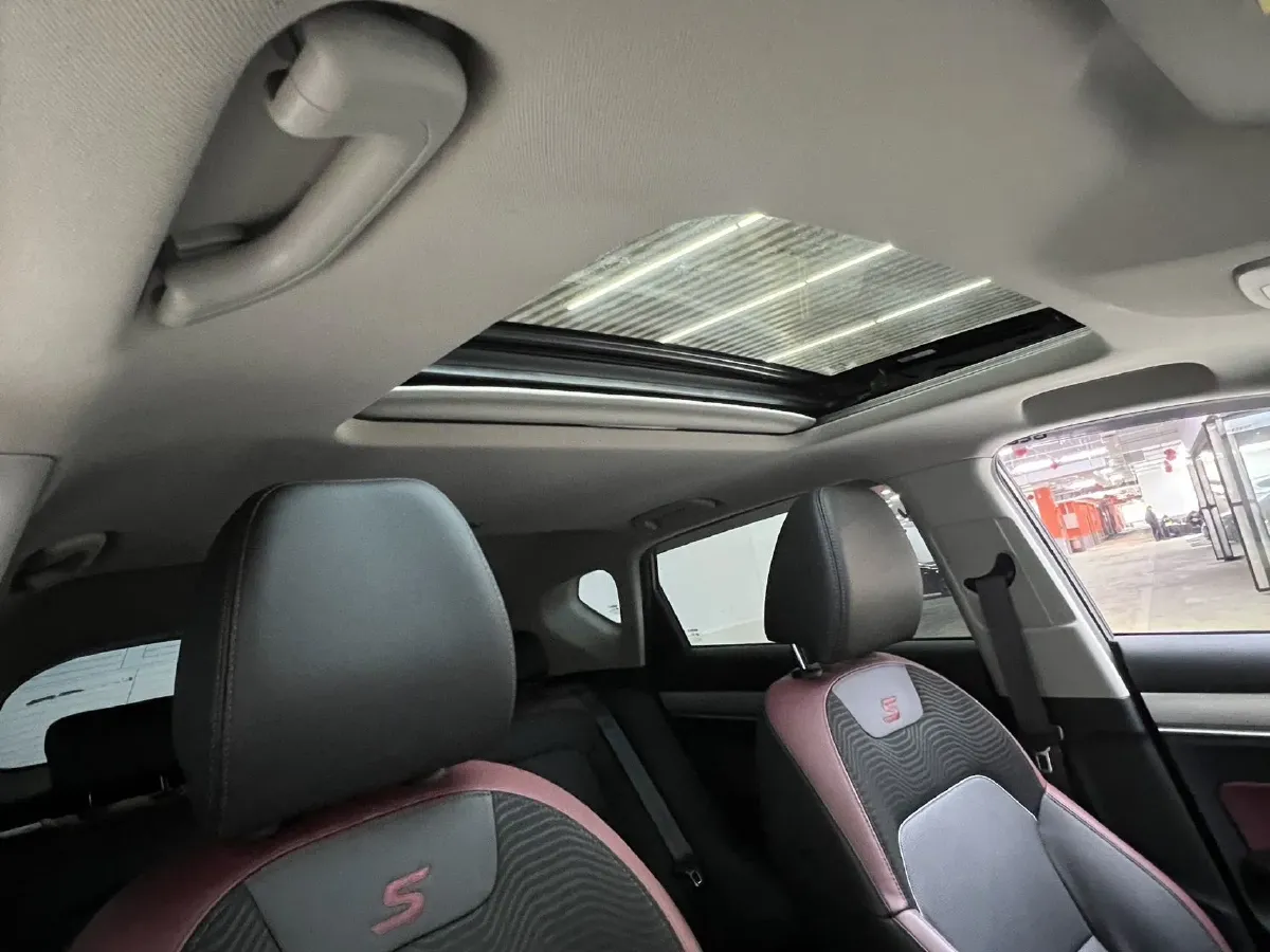 2021 Geely Coolray 1.4T 141HP L4 6DCT,autocango,china used car exporter,china ev exporter,chinese used car exporter,chinese used ev exporter