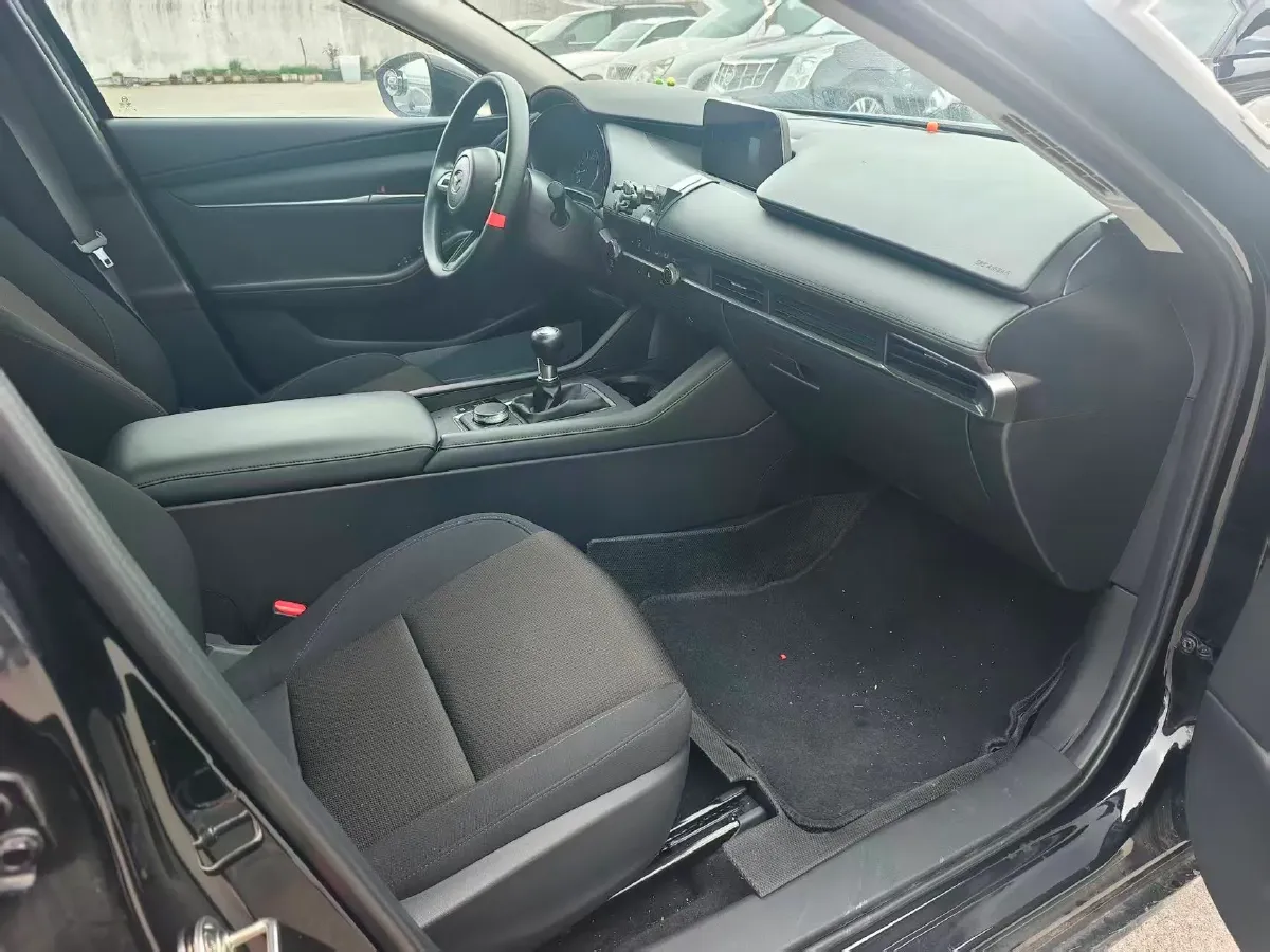 2023 Mazda 3 Axela 1.5L 117HP L4 6MT,autocango,china used car exporter,china ev exporter,chinese used car exporter,chinese used ev exporter