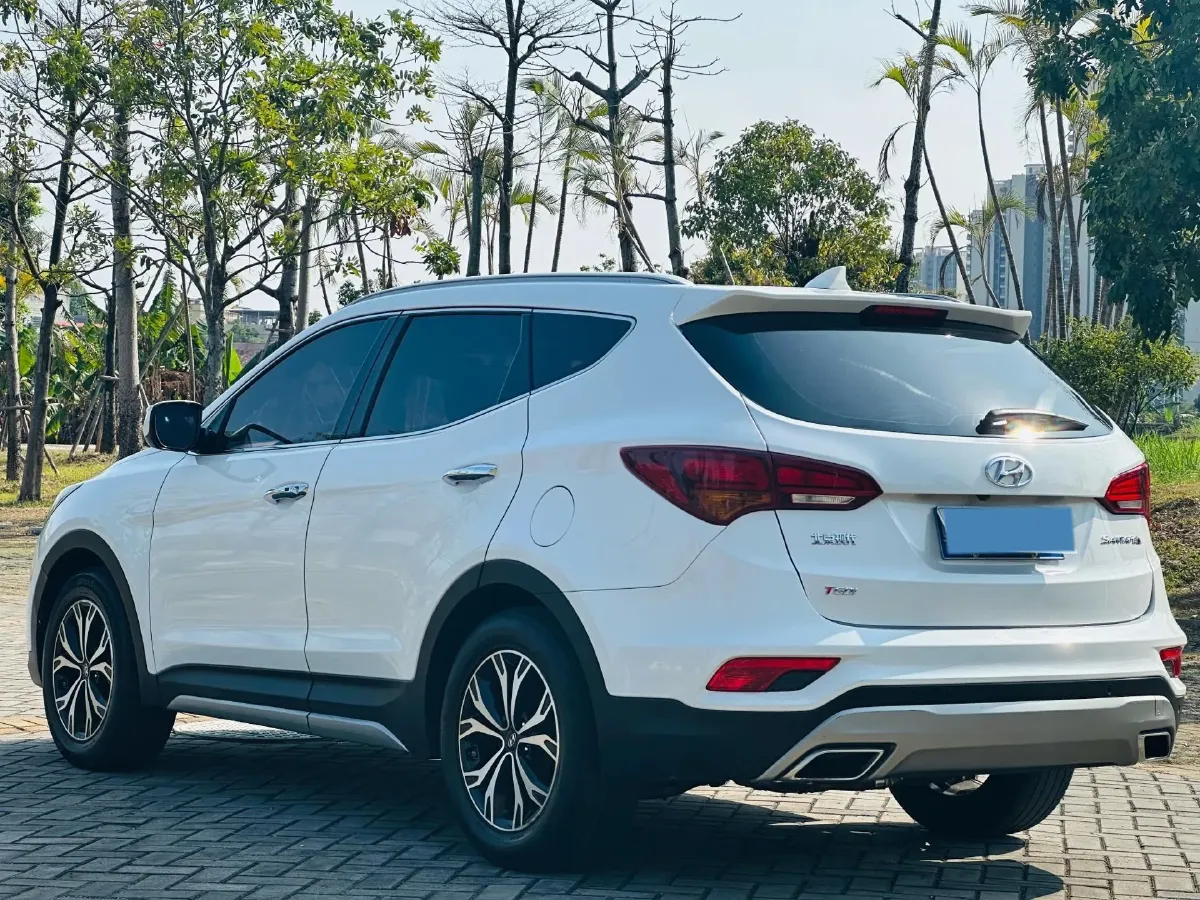 2017 Hyundai Santafe 2.0T 245HP L4 6AT,autocango,china used car exporter,china ev exporter,chinese used car exporter,chinese used ev exporter