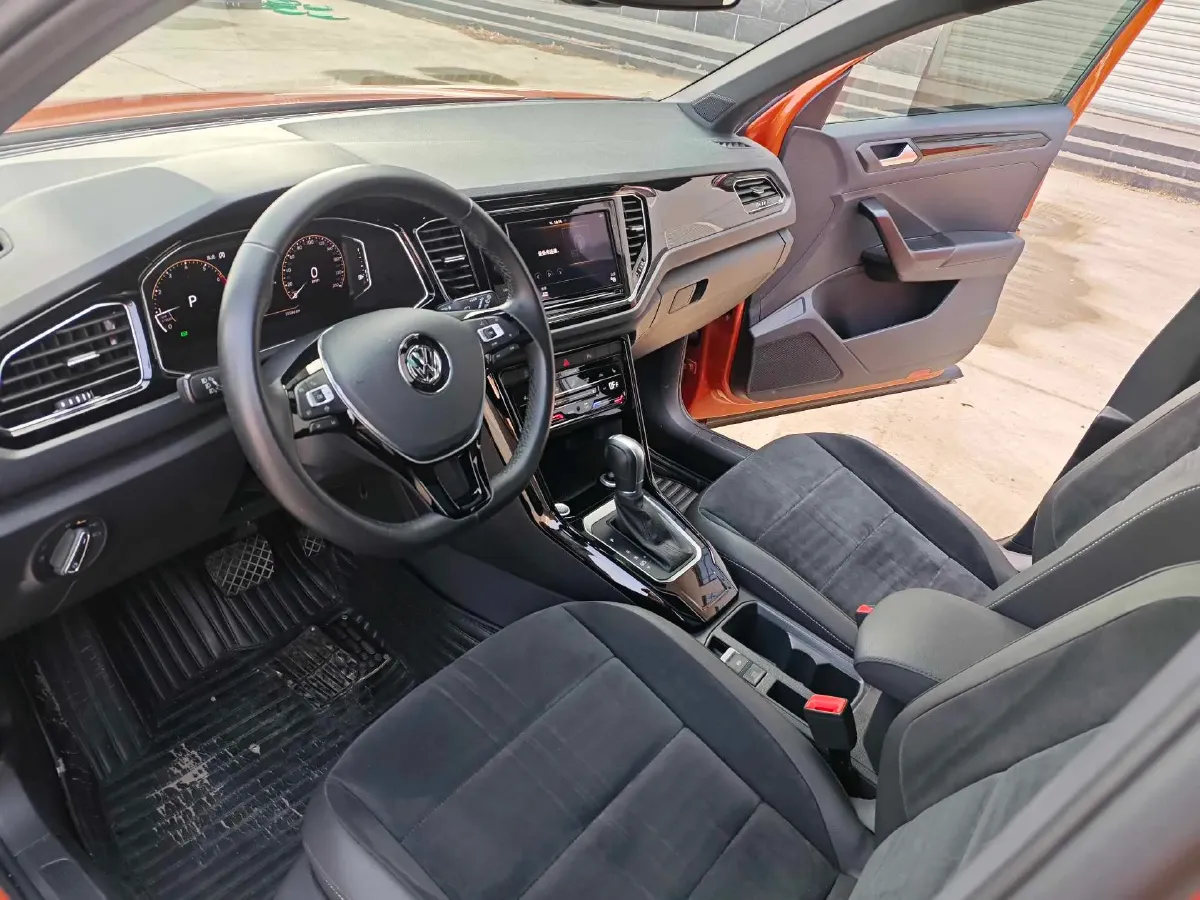 2020 Volkswagen T-Roc 1.4T 150HP L4 7DCT,autocango,china used car exporter,china ev exporter,chinese used car exporter,chinese used ev exporter