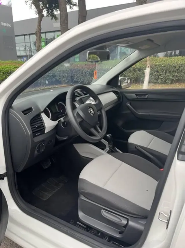 2017 Skoda Fabia 1.4L 90HP L4 6AT,autocango,china used car exporter,china ev exporter,chinese used car exporter,chinese used ev exporter