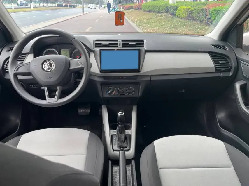 2017 Skoda Fabia 1.4L 90HP L4 6AT,autocango,china used car exporter,china ev exporter,chinese used car exporter,chinese used ev exporter