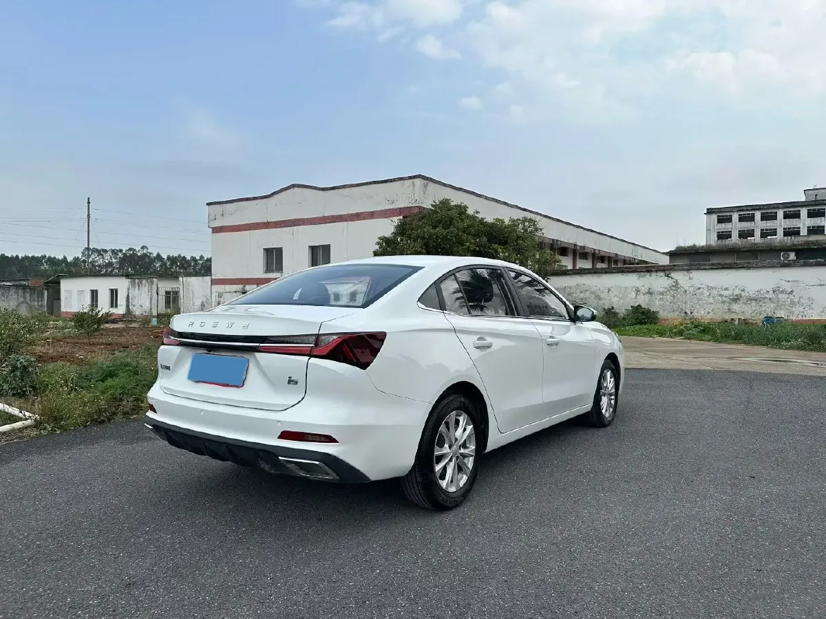 2023 Roewe i5 1.5L 129HP L4 CVT,autocango,china used car exporter,china ev exporter,chinese used car exporter,chinese used ev exporter