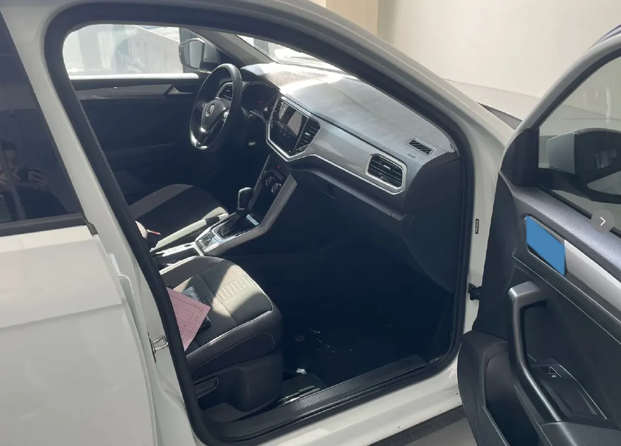 2021 Volkswagen T-Roc 1.4T 150HP L4 7DCT,autocango,china used car exporter,china ev exporter,chinese used car exporter,chinese used ev exporter