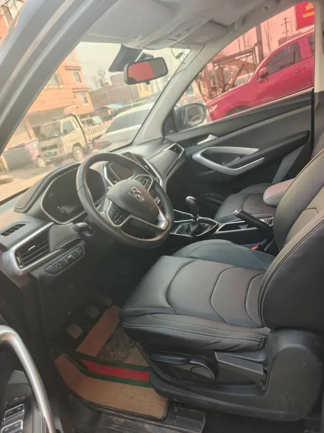 2021 BaoJun 530 1.5T 147HP L4 6MT,autocango,china used car exporter,china ev exporter,chinese used car exporter,chinese used ev exporter