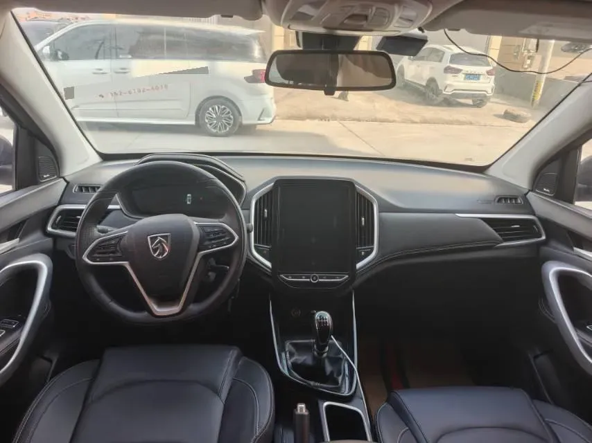 2021 BaoJun 530 1.5T 147HP L4 6MT,autocango,china used car exporter,china ev exporter,chinese used car exporter,chinese used ev exporter