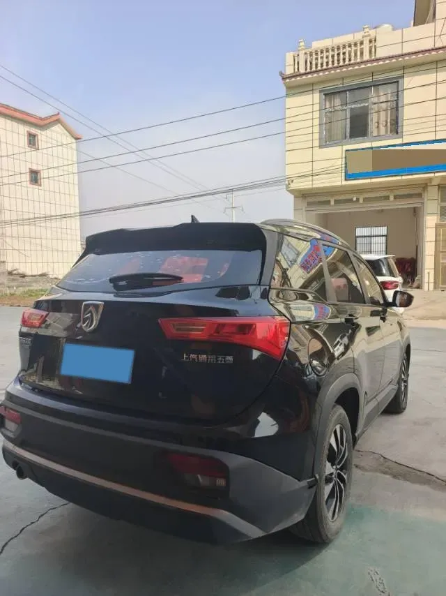 2021 BaoJun 530 1.5T 147HP L4 6MT,autocango,china used car exporter,china ev exporter,chinese used car exporter,chinese used ev exporter