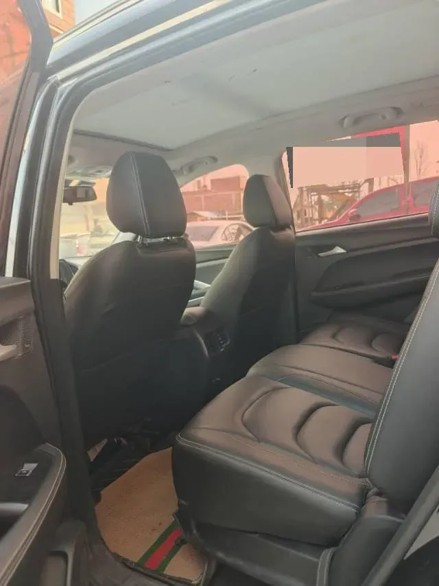 2021 BaoJun 530 1.5T 147HP L4 6MT,autocango,china used car exporter,china ev exporter,chinese used car exporter,chinese used ev exporter