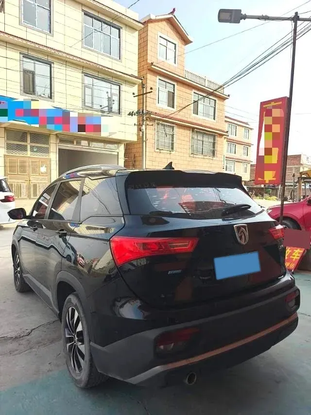 2021 BaoJun 530 1.5T 147HP L4 6MT,autocango,china used car exporter,china ev exporter,chinese used car exporter,chinese used ev exporter