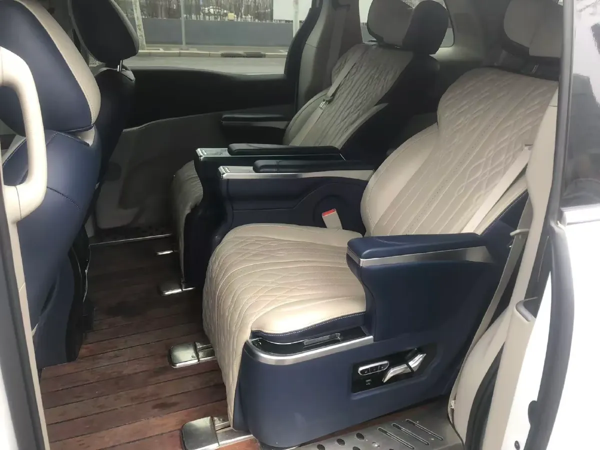 2021 Buick GL8 2.0T 237HP L4 9AT,autocango,china used car exporter,china ev exporter,chinese used car exporter,chinese used ev exporter