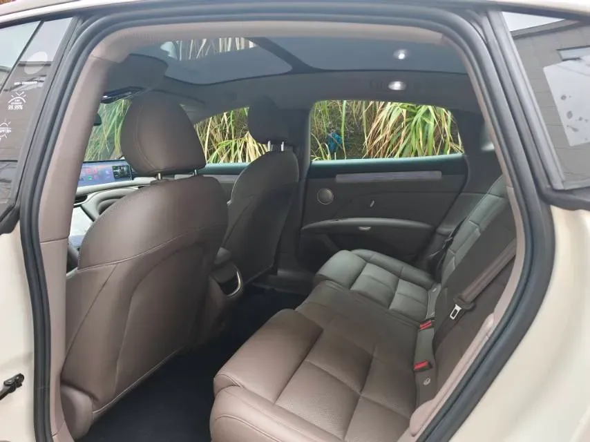 2025 IM L6 BEV,autocango,china used car exporter,china ev exporter,chinese used car exporter,chinese used ev exporter