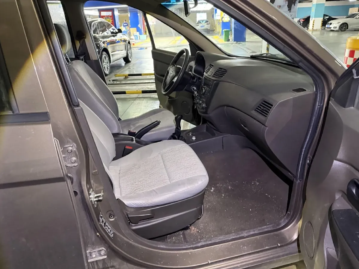 2018 WuLing HongGuang 1.2L 82HP L4 5MT,autocango,china used car exporter,china ev exporter,chinese used car exporter,chinese used ev exporter