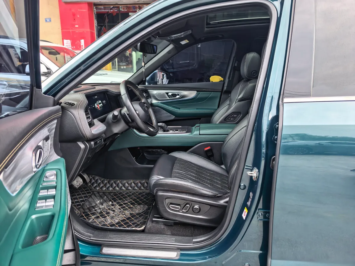 2022 GAC Trumpchi GS8 2.0T 252HP L4 8AT,autocango,china used car exporter,china ev exporter,chinese used car exporter,chinese used ev exporter