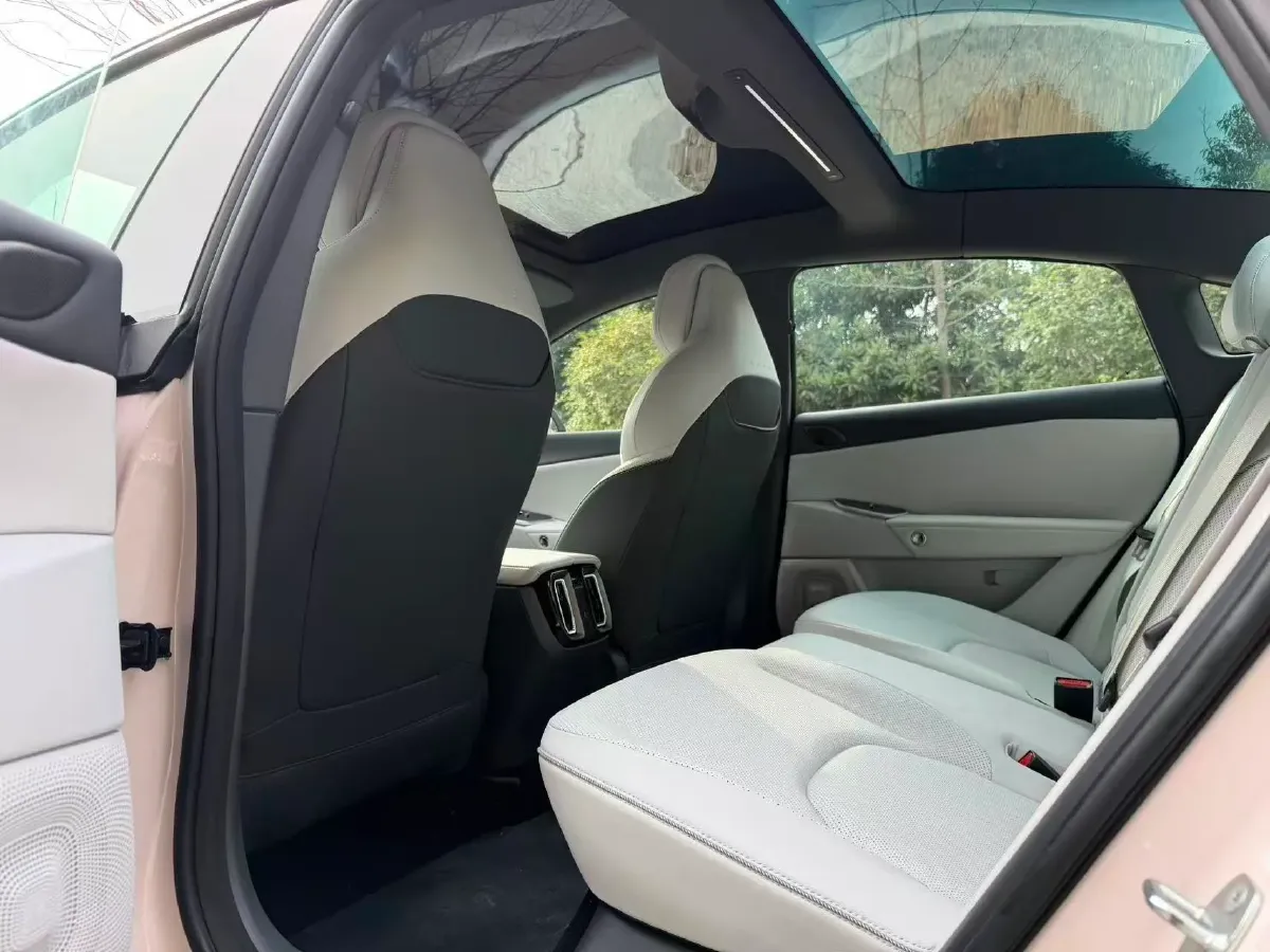 2024 ARCFOX αT5 BEV 79.2KWH,autocango,china used car exporter,china ev exporter,chinese used car exporter,chinese used ev exporter