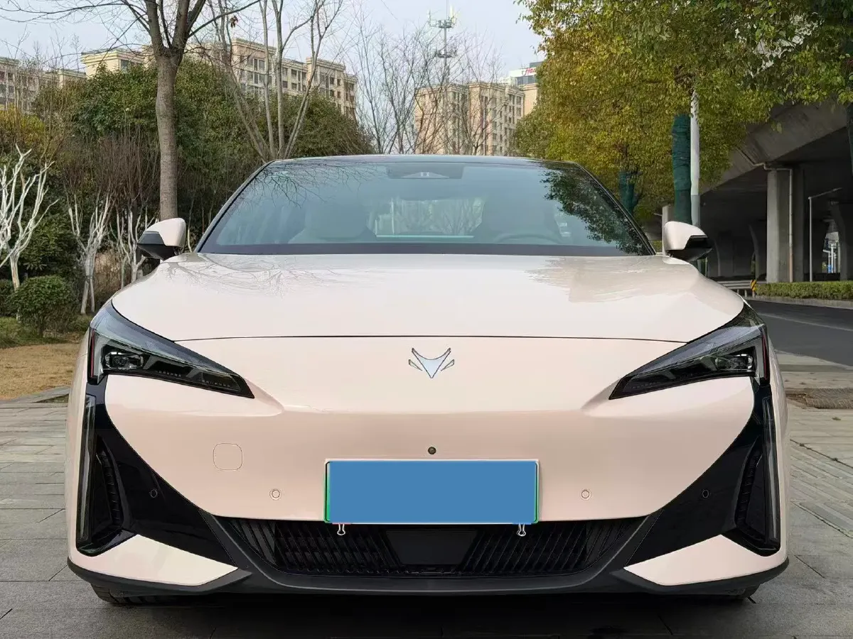 2024 ARCFOX αT5 BEV 79.2KWH,autocango,china used car exporter,china ev exporter,chinese used car exporter,chinese used ev exporter