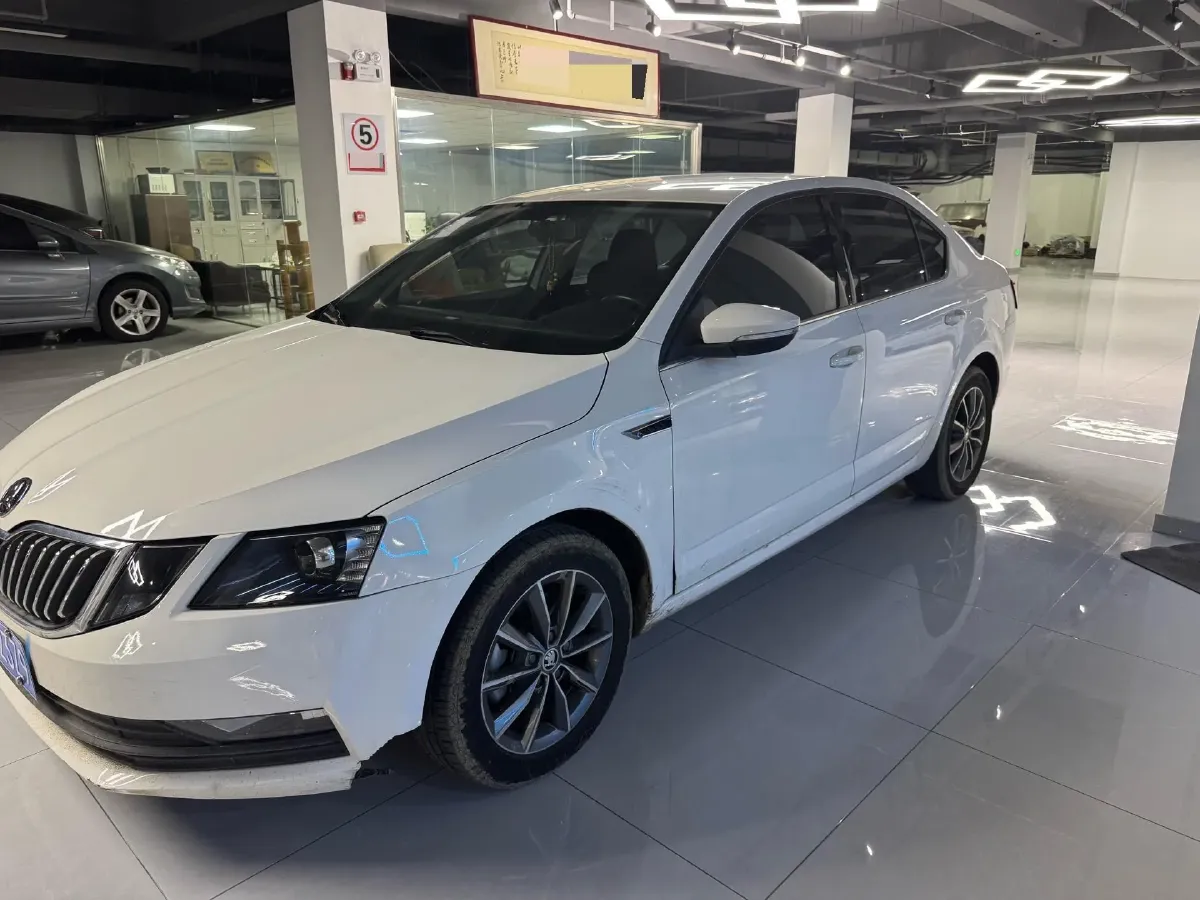 2019 Skoda Octavia 1.5L 116HP L4 6AT,autocango,china used car exporter,china ev exporter,chinese used car exporter,chinese used ev exporter