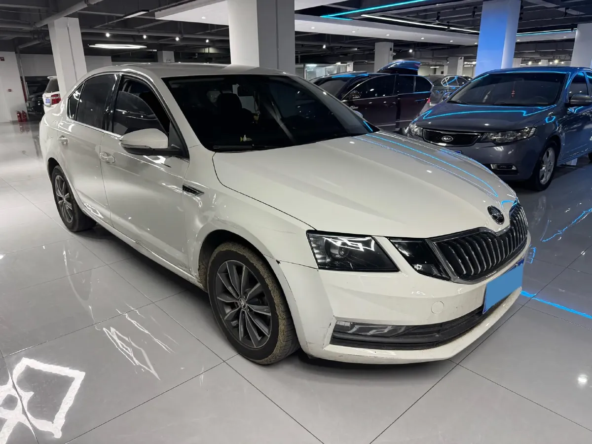 2019 Skoda Octavia 1.5L 116HP L4 6AT,autocango,china used car exporter,china ev exporter,chinese used car exporter,chinese used ev exporter