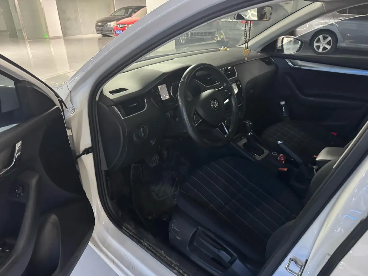 2019 Skoda Octavia 1.5L 116HP L4 6AT,autocango,china used car exporter,china ev exporter,chinese used car exporter,chinese used ev exporter