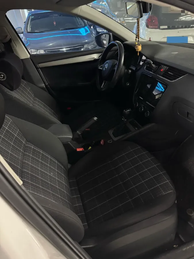 2019 Skoda Octavia 1.5L 116HP L4 6AT,autocango,china used car exporter,china ev exporter,chinese used car exporter,chinese used ev exporter