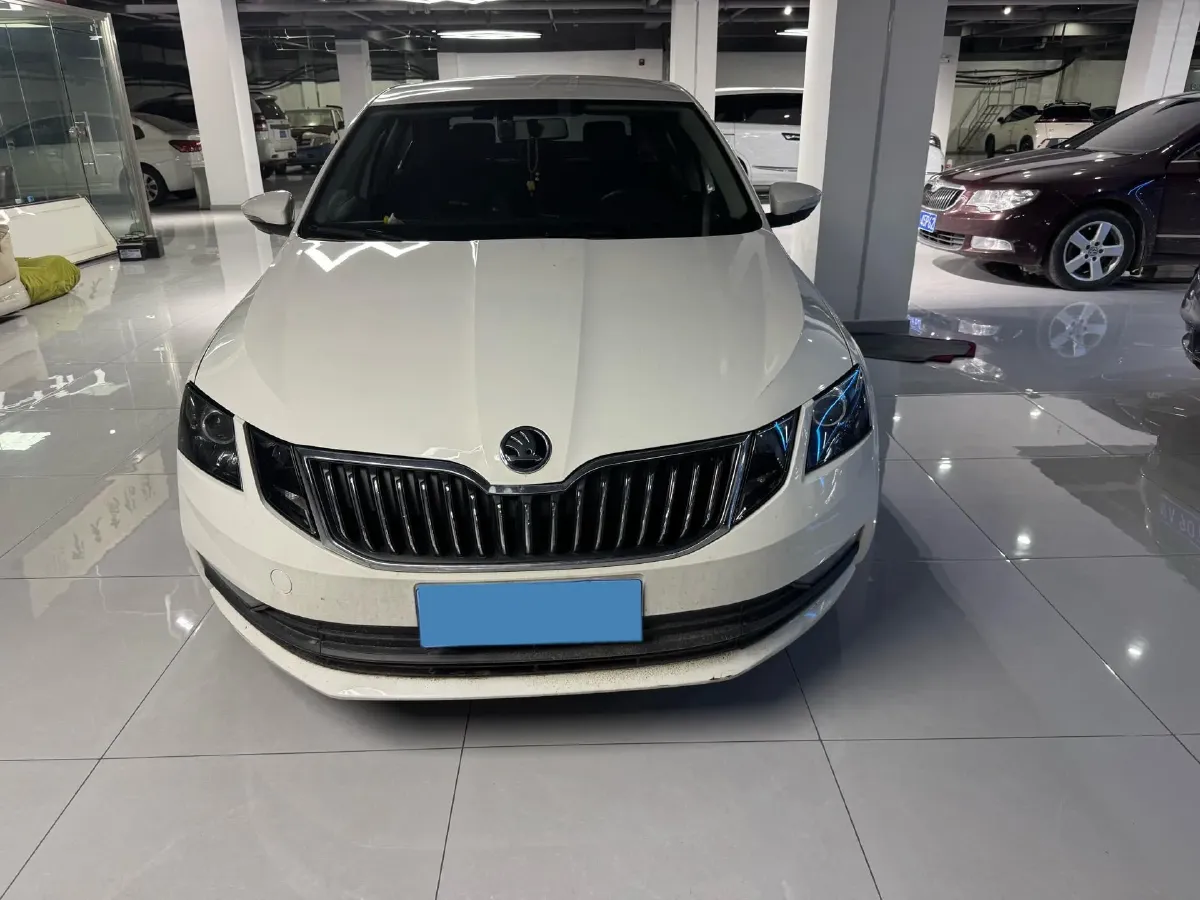 2019 Skoda Octavia 1.5L 116HP L4 6AT,autocango,china used car exporter,china ev exporter,chinese used car exporter,chinese used ev exporter