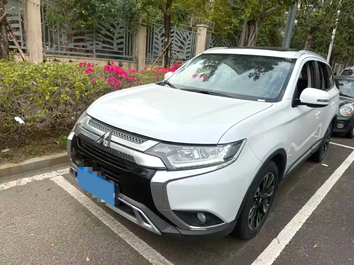 2019 Mitsubishi Outlander 2.0L 166HP L4 CVT,autocango,china used car exporter,china ev exporter,chinese used car exporter,chinese used ev exporter