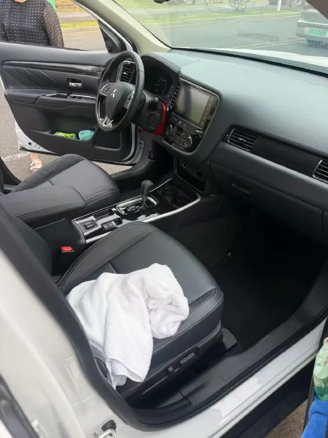 2019 Mitsubishi Outlander 2.0L 166HP L4 CVT,autocango,china used car exporter,china ev exporter,chinese used car exporter,chinese used ev exporter