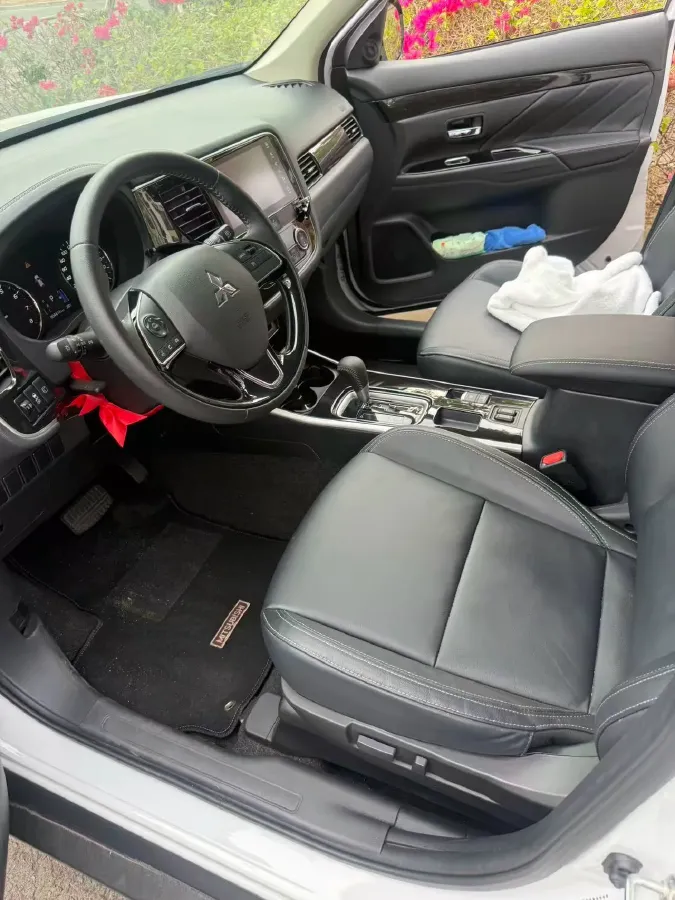 2019 Mitsubishi Outlander 2.0L 166HP L4 CVT,autocango,china used car exporter,china ev exporter,chinese used car exporter,chinese used ev exporter