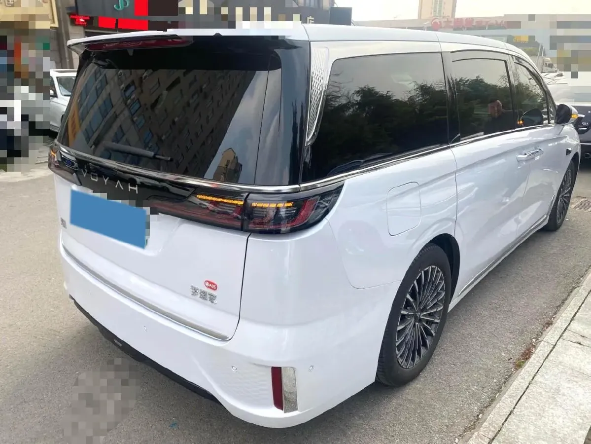 2026 Voyah Dream 1.5T 150HP L4 PHEV,autocango,china used car exporter,china ev exporter,chinese used car exporter,chinese used ev exporter