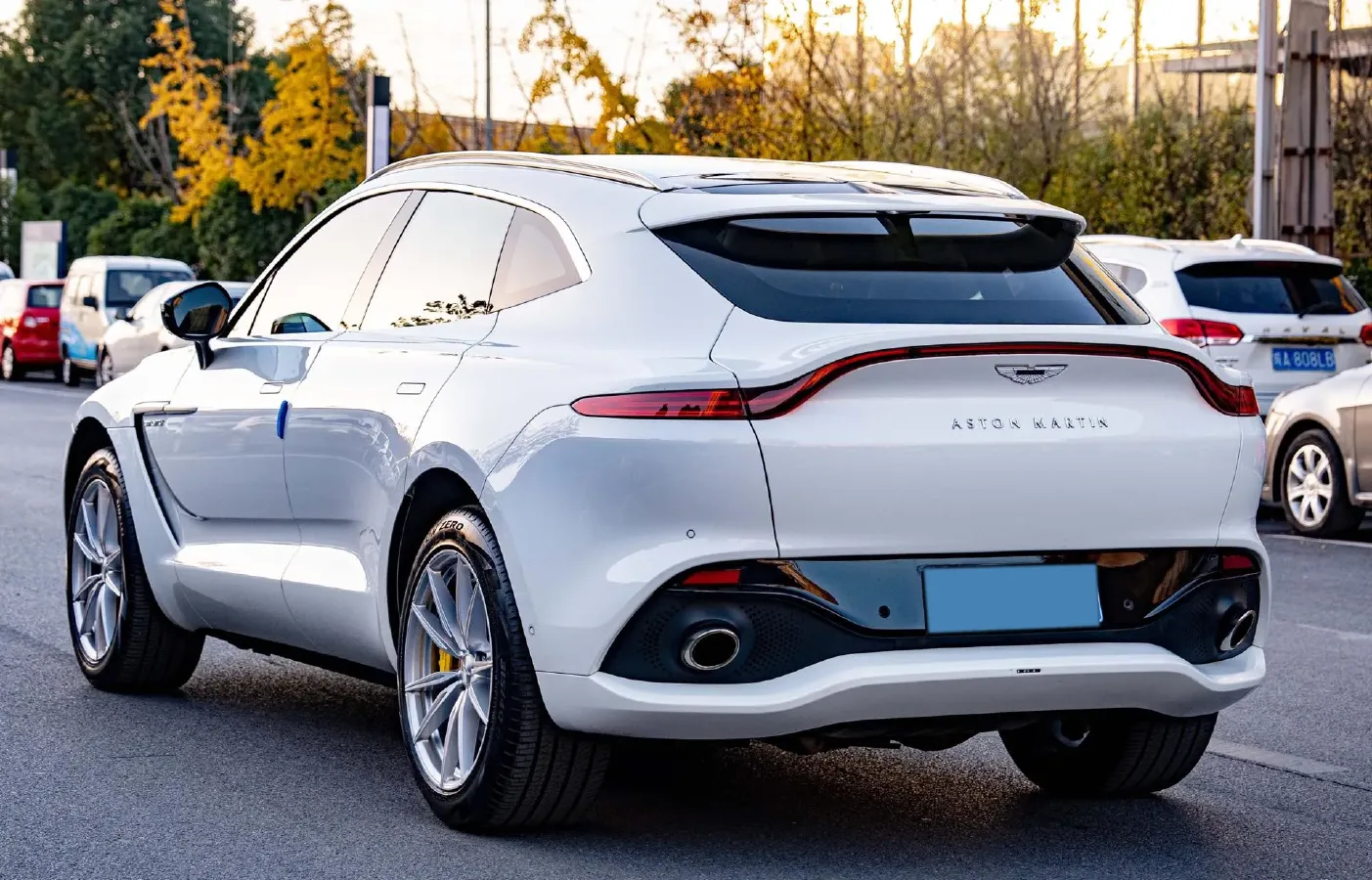 2022 Aston Martin DBX 3.0T 435HP L6 9AT,autocango,china used car exporter,china ev exporter,chinese used car exporter,chinese used ev exporter