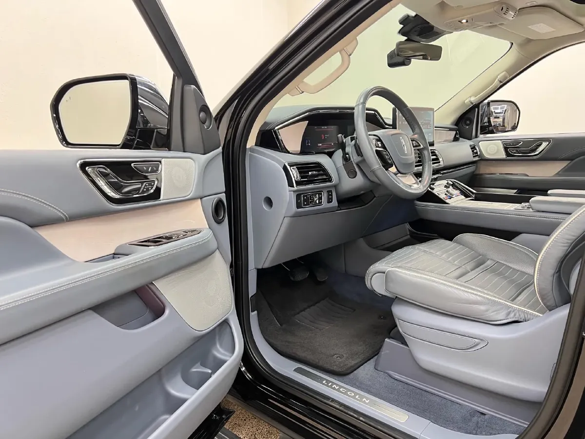 2022 Lincoln Navigator 3.5T 415HP V6 10AT,autocango,china used car exporter,china ev exporter,chinese used car exporter,chinese used ev exporter