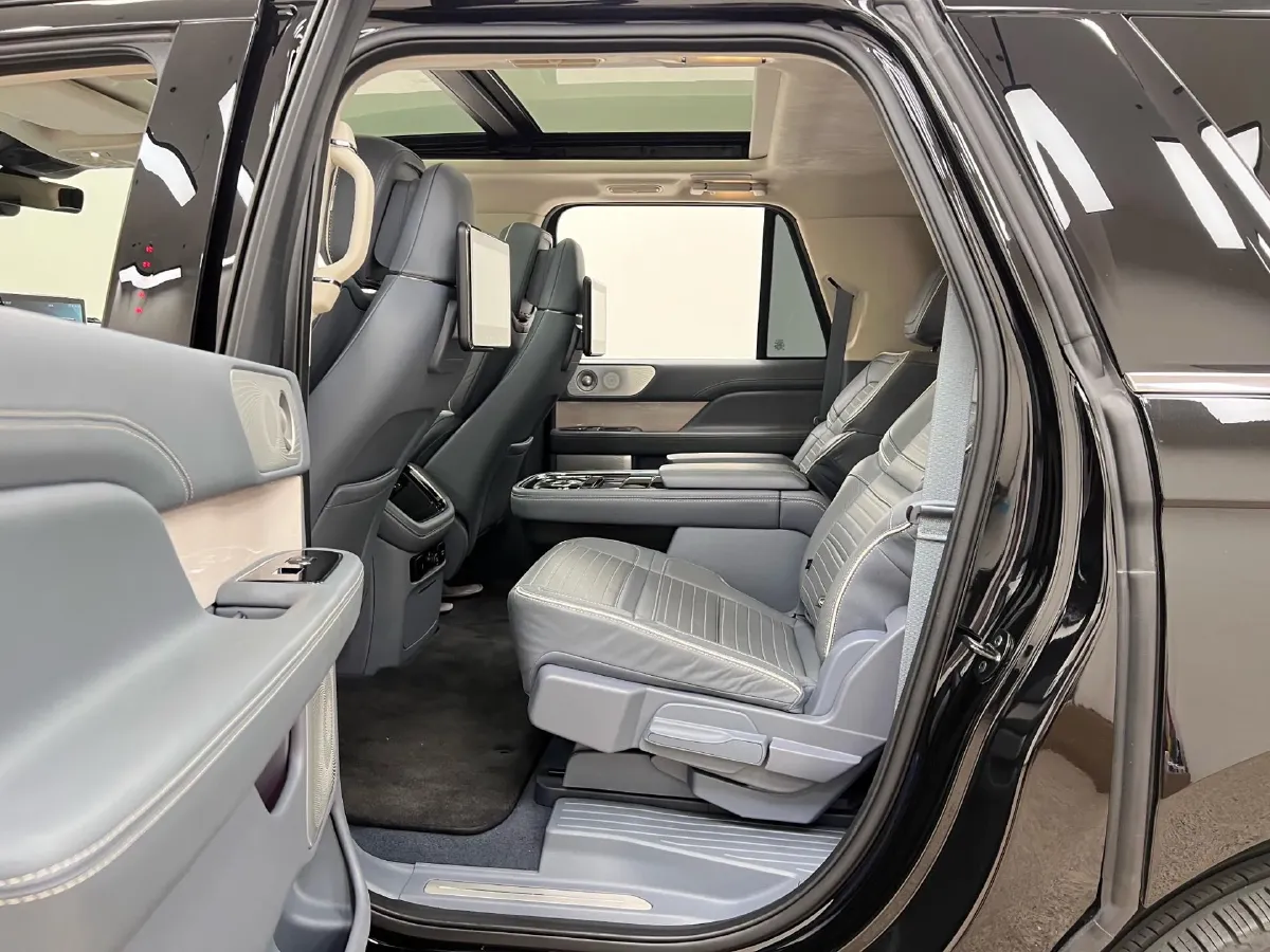 2022 Lincoln Navigator 3.5T 415HP V6 10AT,autocango,china used car exporter,china ev exporter,chinese used car exporter,chinese used ev exporter