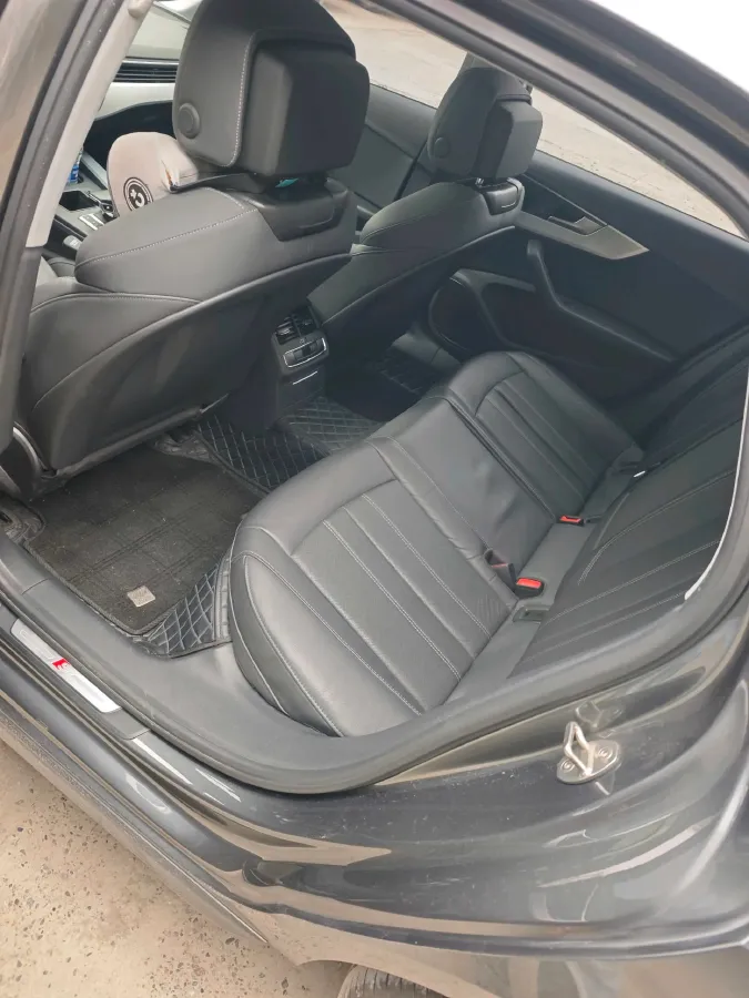 2020 Audi A4L 2.0T 190HP L4 7DCT,autocango,china used car exporter,china ev exporter,chinese used car exporter,chinese used ev exporter