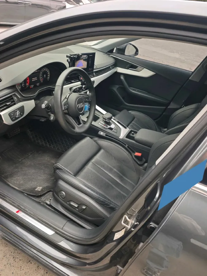 2020 Audi A4L 2.0T 190HP L4 7DCT,autocango,china used car exporter,china ev exporter,chinese used car exporter,chinese used ev exporter