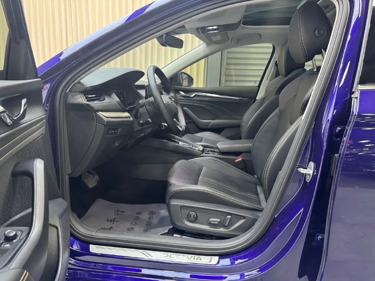 2022 Skoda Octavia 1.4T 150HP L4 7DCT,autocango,china used car exporter,china ev exporter,chinese used car exporter,chinese used ev exporter