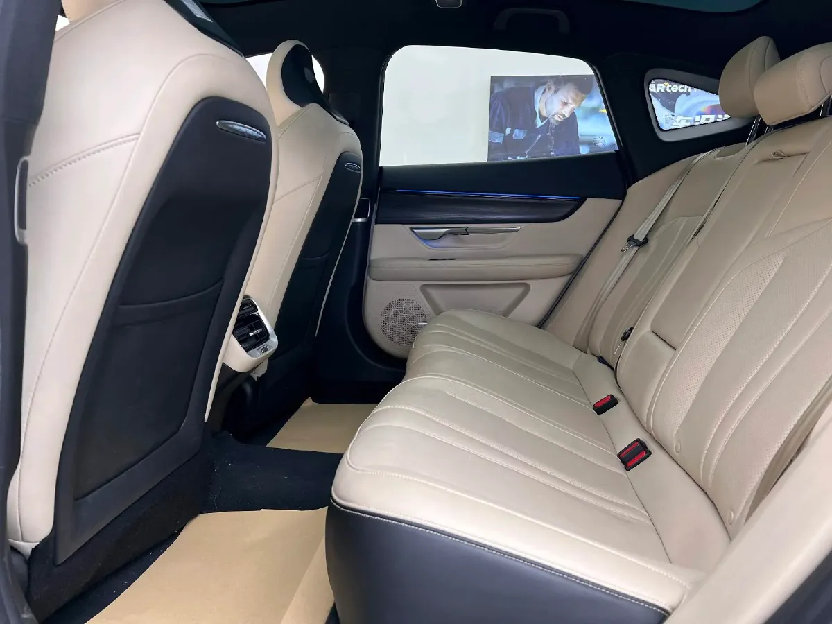 2021 Iveco OuSheng 3.0T 180HP L4 8AT,autocango,china used car exporter,china ev exporter,chinese used car exporter,chinese used ev exporter