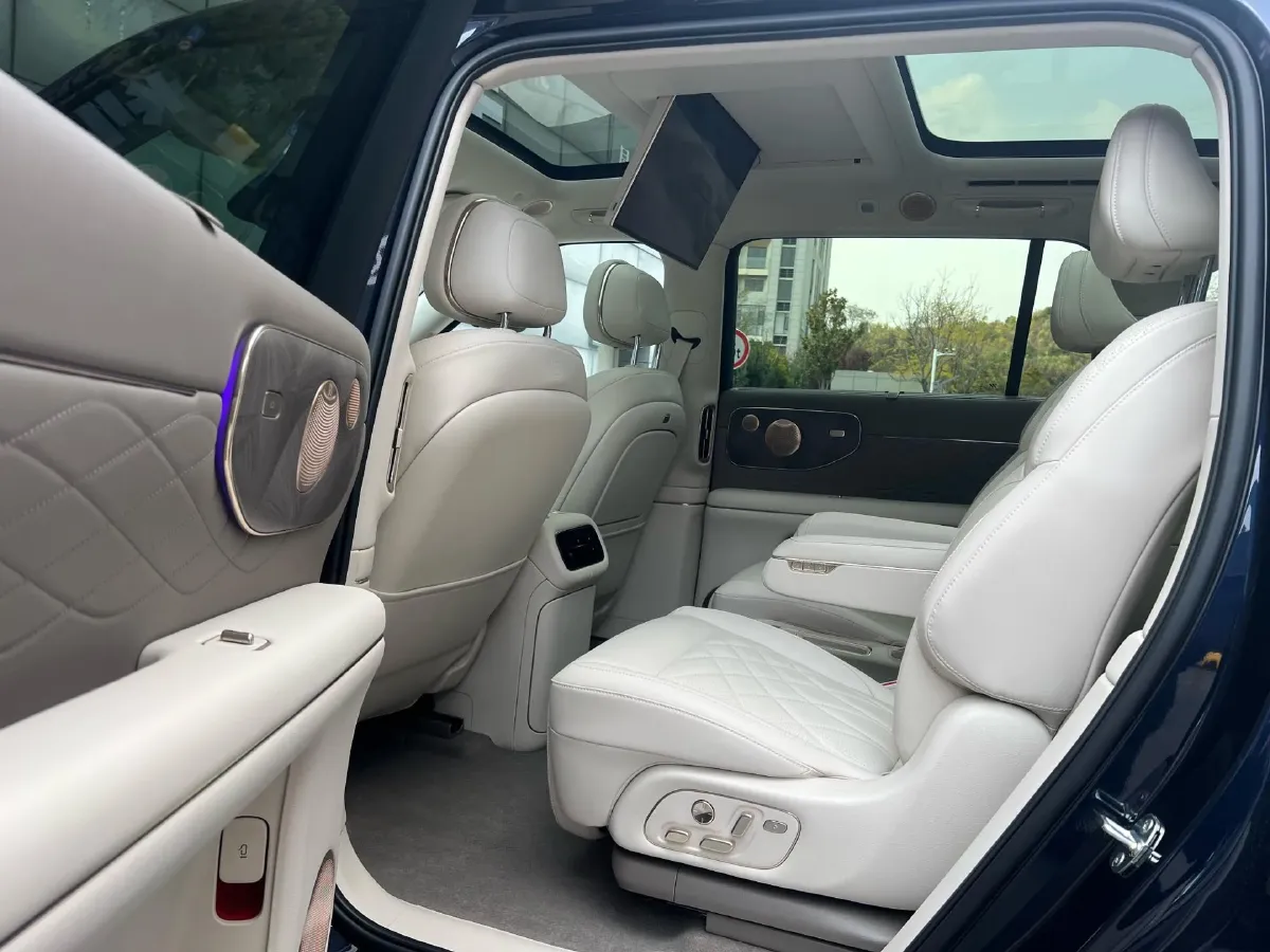 2026 IM LS9 REEV 155HP REEV,autocango,china used car exporter,china ev exporter,chinese used car exporter,chinese used ev exporter