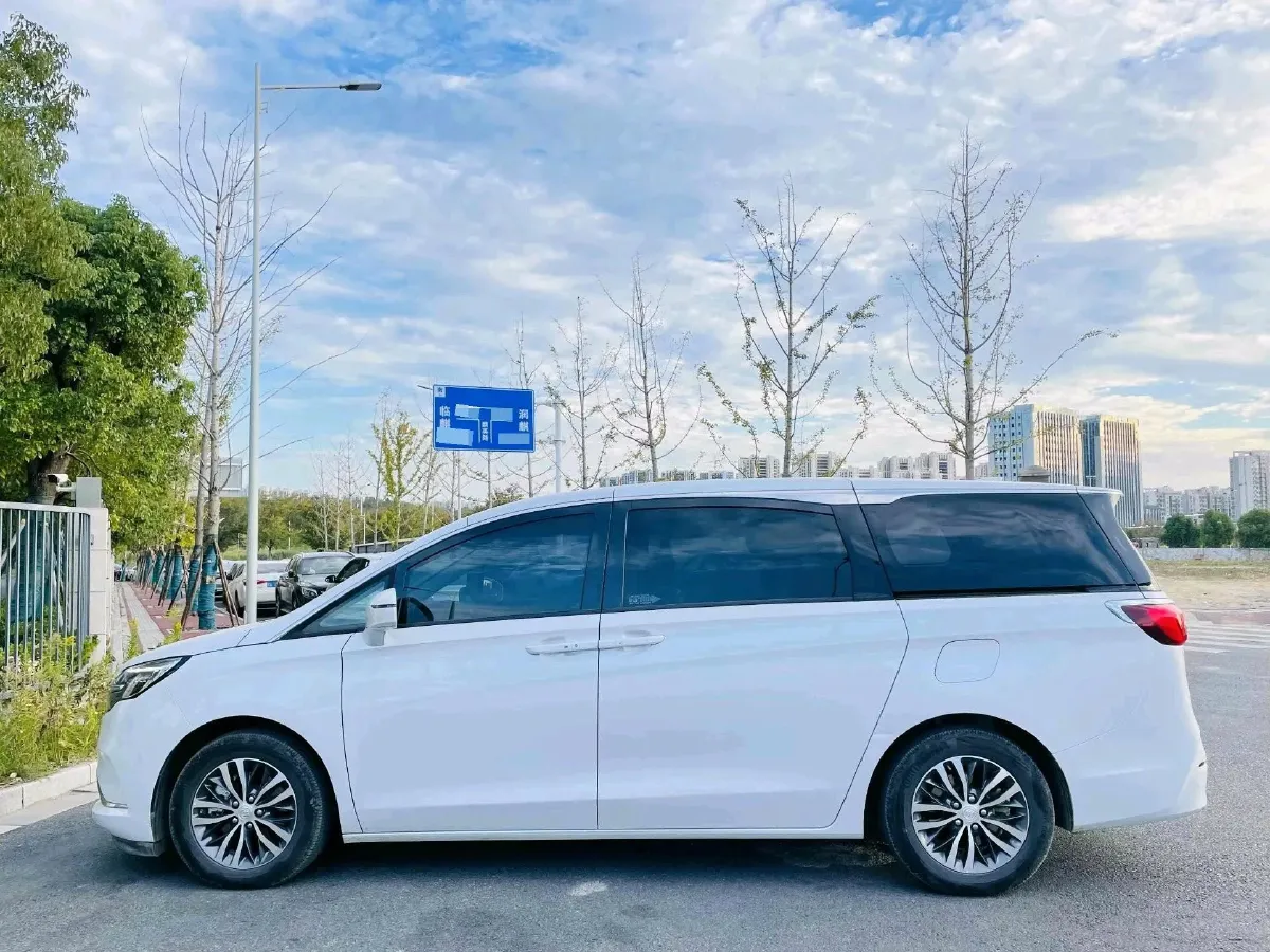 2021 Buick GL8 2.0T 237HP L4 9AT,autocango,china used car exporter,china ev exporter,chinese used car exporter,chinese used ev exporter