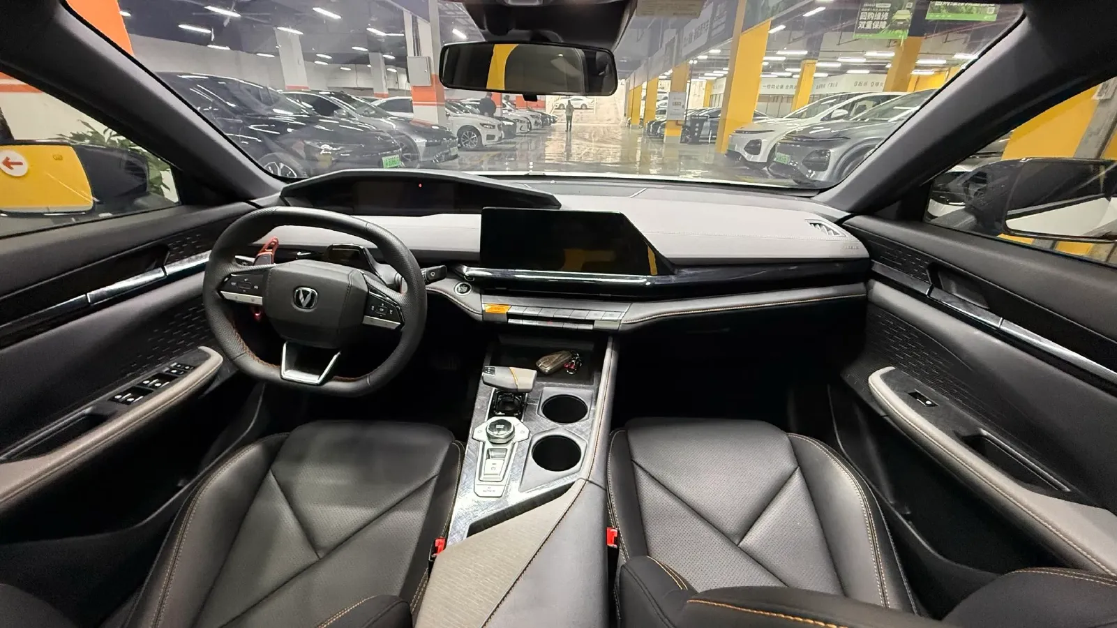 2022 ChangAn UNI-V 1.5T 188HP L4 7DCT,autocango,china used car exporter,china ev exporter,chinese used car exporter,chinese used ev exporter