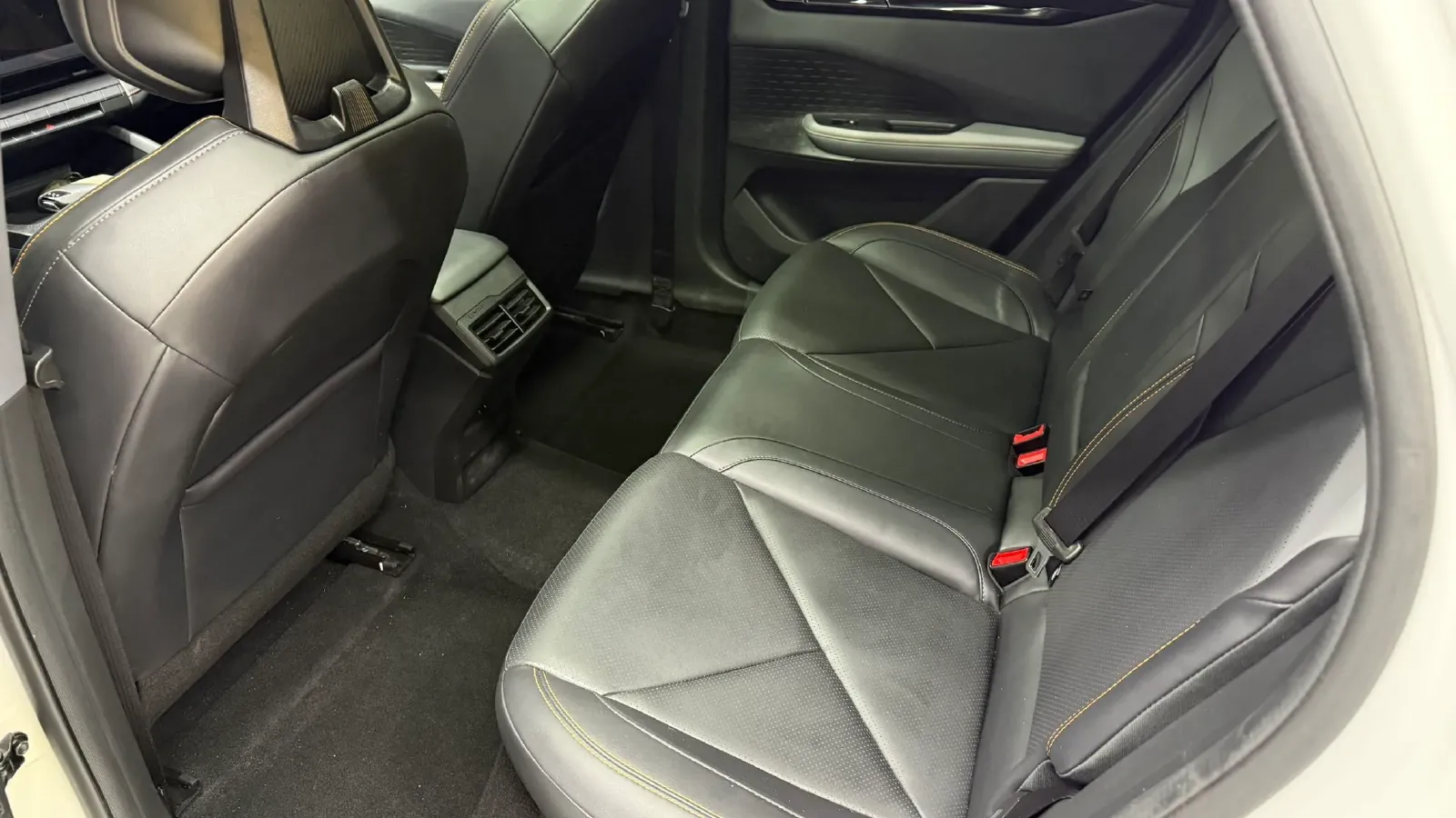 2022 ChangAn UNI-V 1.5T 188HP L4 7DCT,autocango,china used car exporter,china ev exporter,chinese used car exporter,chinese used ev exporter