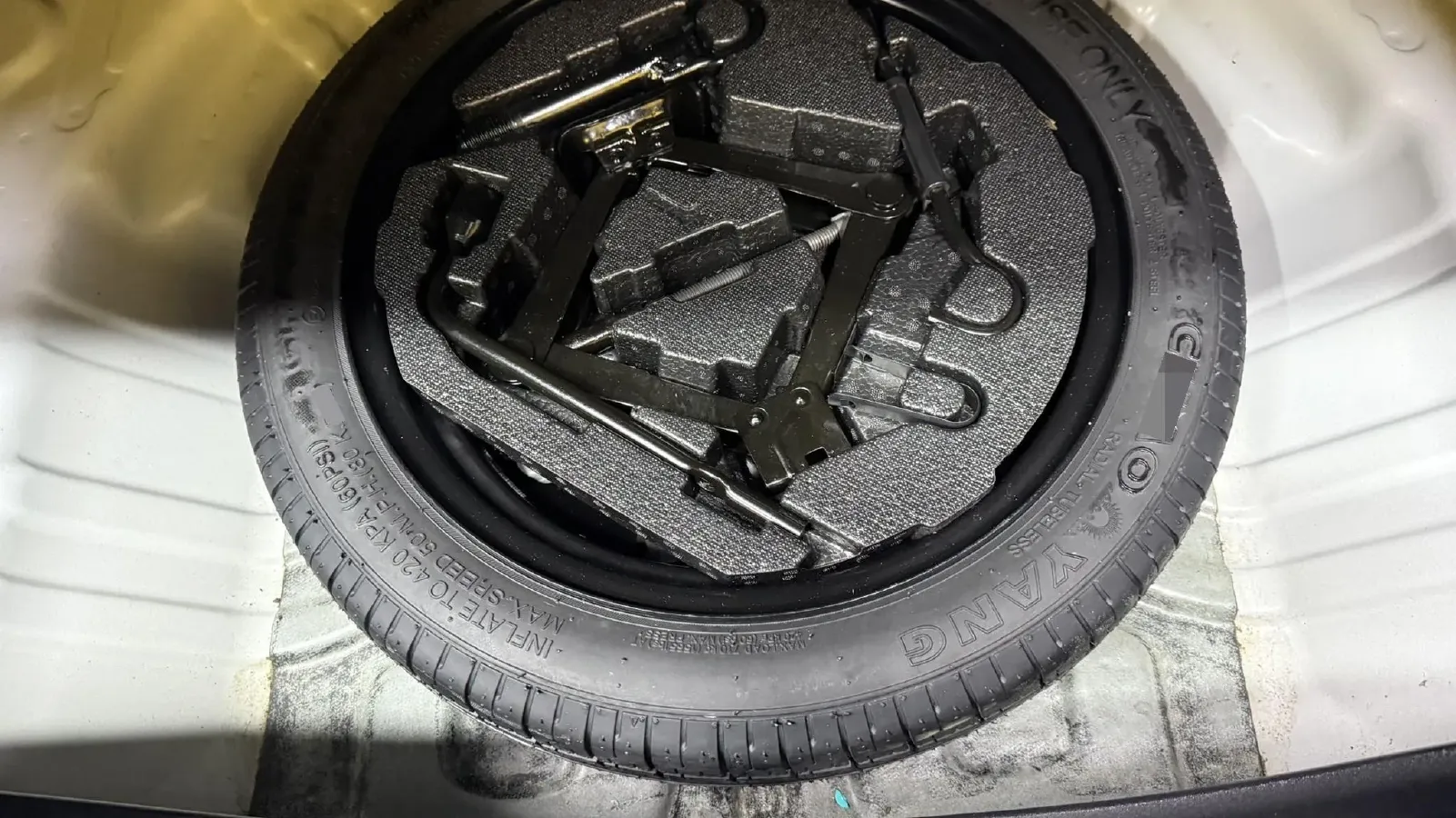 2022 ChangAn UNI-V 1.5T 188HP L4 7DCT,autocango,china used car exporter,china ev exporter,chinese used car exporter,chinese used ev exporter