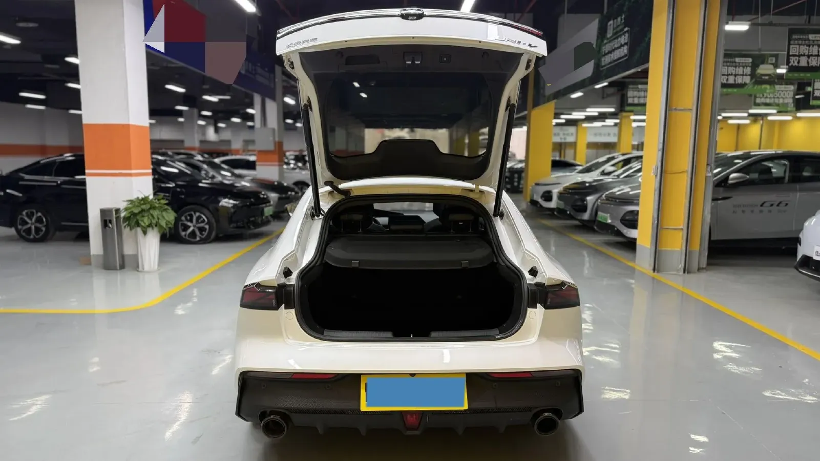 2022 ChangAn UNI-V 1.5T 188HP L4 7DCT,autocango,china used car exporter,china ev exporter,chinese used car exporter,chinese used ev exporter