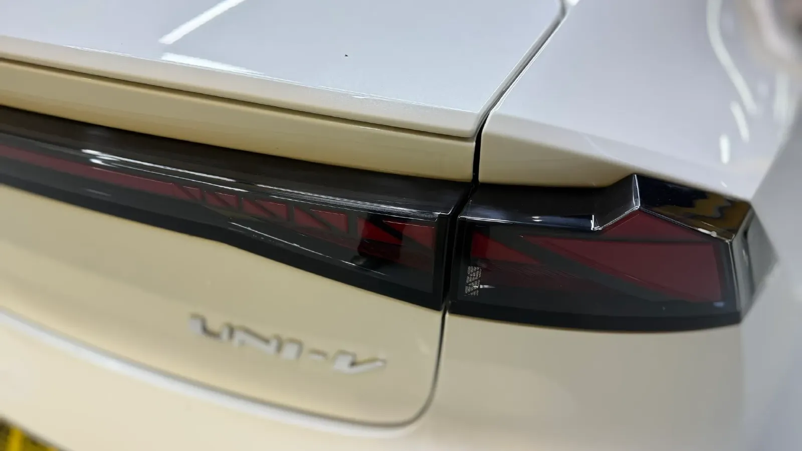 2022 ChangAn UNI-V 1.5T 188HP L4 7DCT,autocango,china used car exporter,china ev exporter,chinese used car exporter,chinese used ev exporter