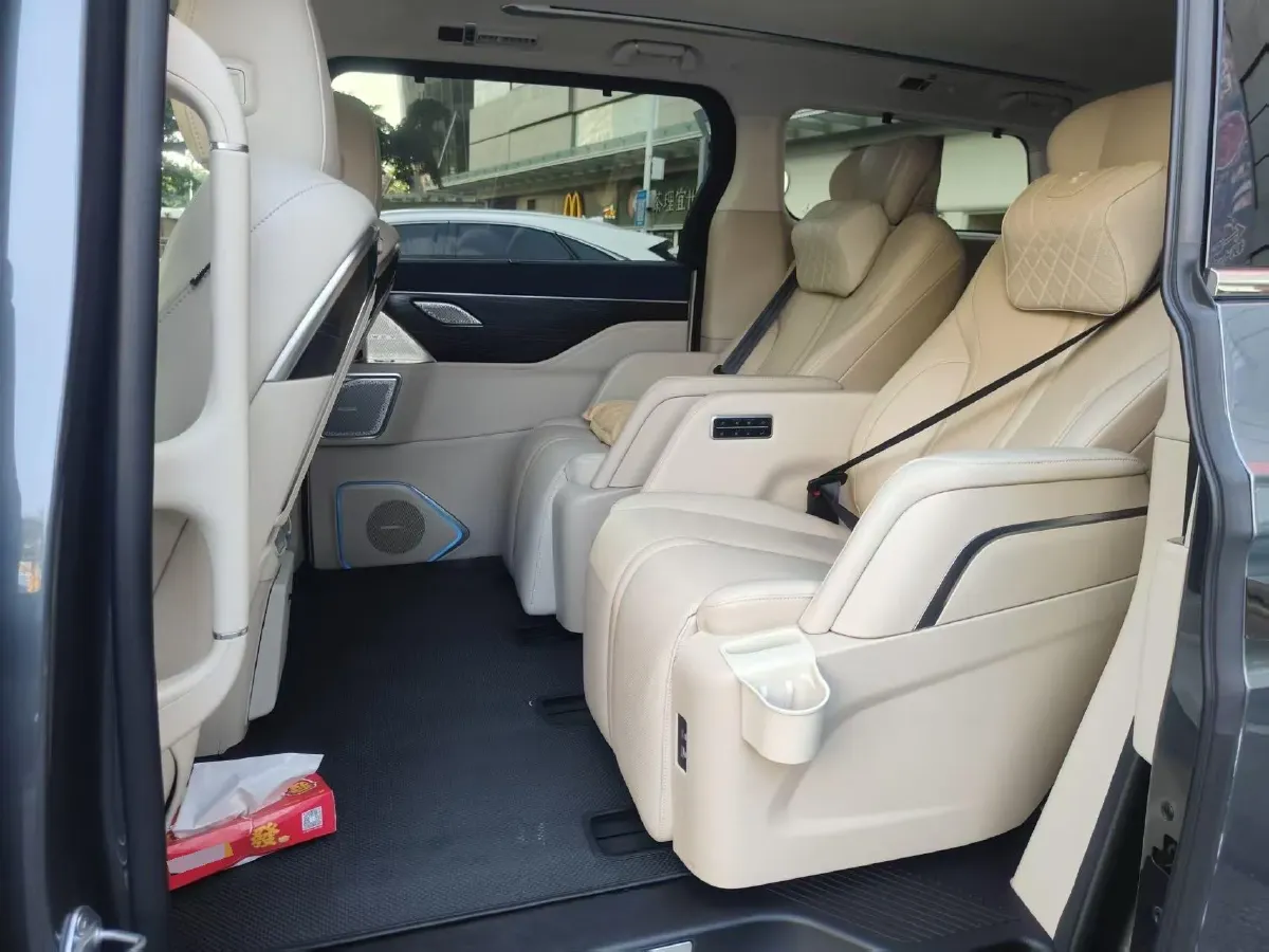 2024 Voyah ZhuiGuang 1.5T 136HP L4 PHEV 43KWH,autocango,china used car exporter,china ev exporter,chinese used car exporter,chinese used ev exporter