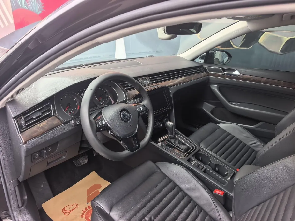 2019 Volkswagen Magotan 2.0T 186HP L4 7DCT,autocango,china used car exporter,china ev exporter,chinese used car exporter,chinese used ev exporter