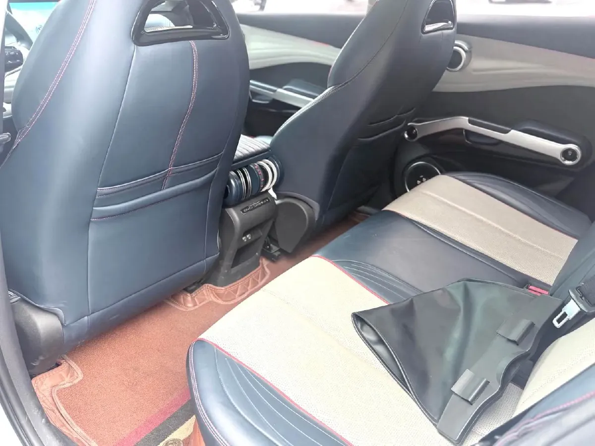 2022 Roewe RX5 MAX 1.5T 181HP L4 6AT,autocango,china used car exporter,china ev exporter,chinese used car exporter,chinese used ev exporter