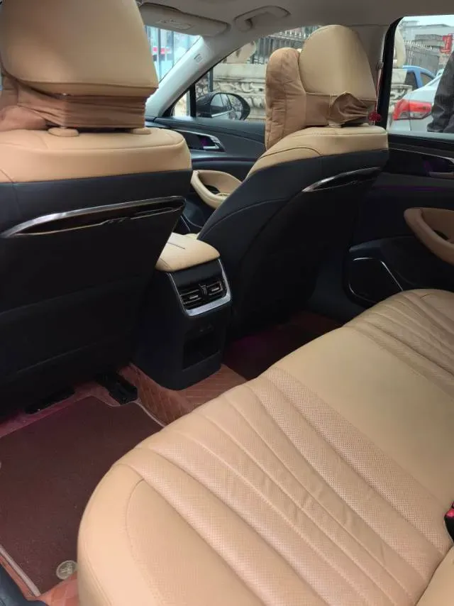 2023 HongQi H5 2.0T 224HP L4 8AT,autocango,china used car exporter,china ev exporter,chinese used car exporter,chinese used ev exporter